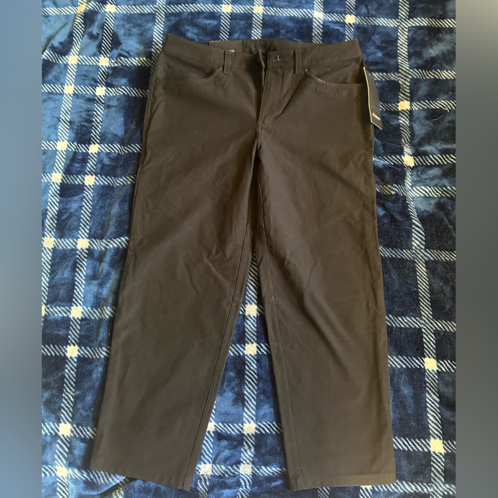 Men’s Lululemon cropped pants. Size 34. New with tag
